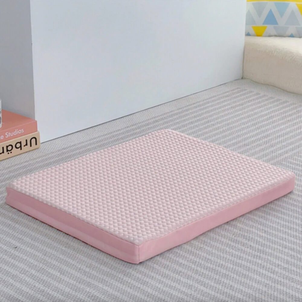 1_arctic-breeze-ice-silk-cozy-resting-cooling-dog-bed.jpg
